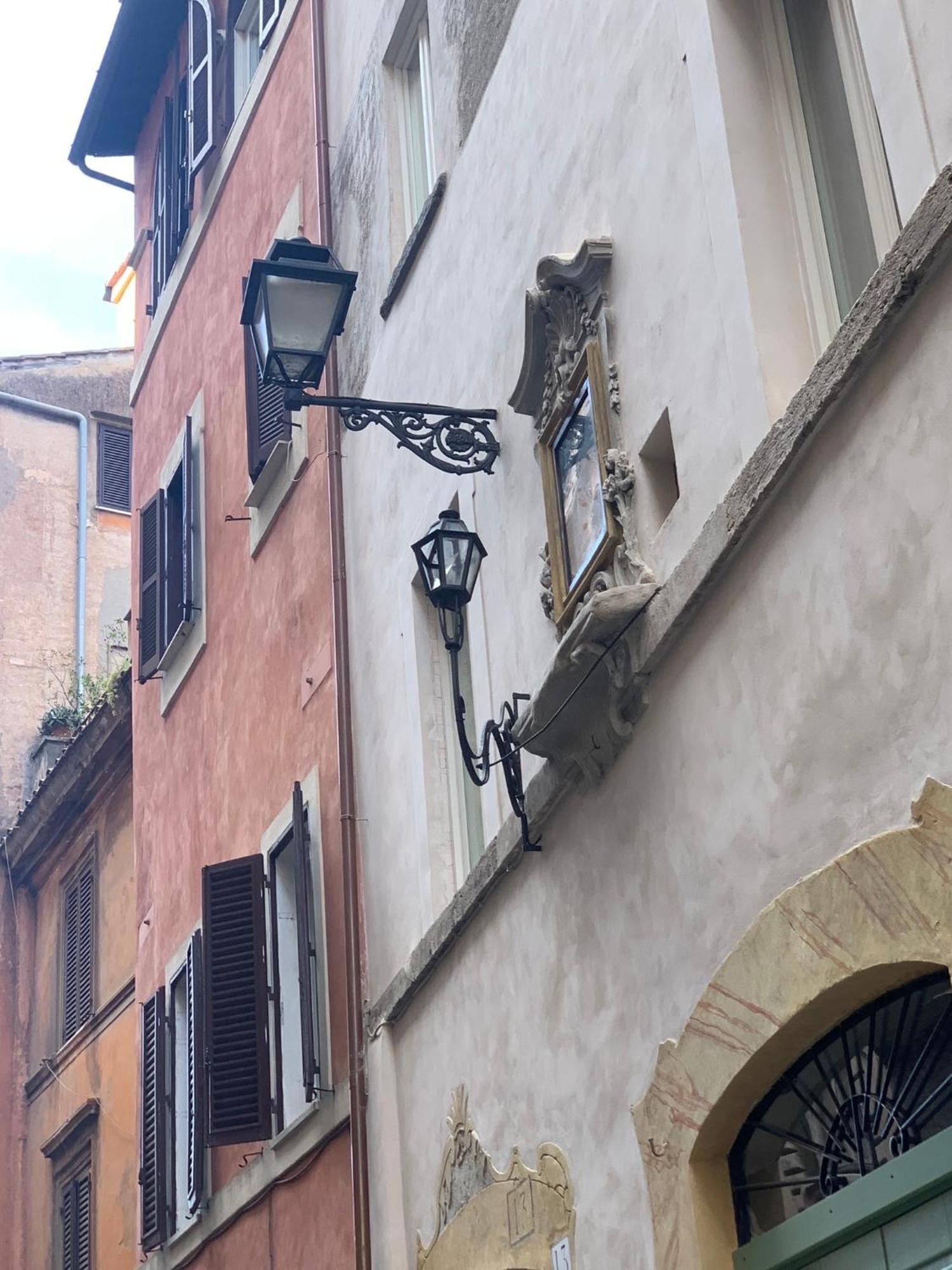 Old Monserrato In Campo De' Fiori * Roma